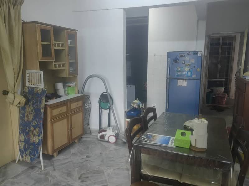 Apartment for Rent at Iris Apartment - Sean Ng - Kitchen - PropertyGuru.com.my