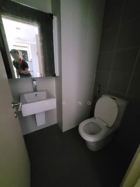 Servis Apartment untuk Dijual di Garden Plaza - Ben Ng - Bathroom - PropertyGuru.com.my