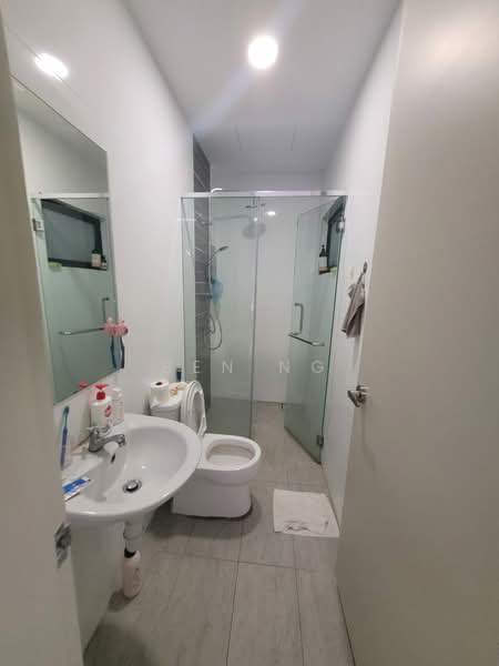 Servis Apartment untuk Dijual di Garden Plaza - Ben Ng - Bathroom - PropertyGuru.com.my