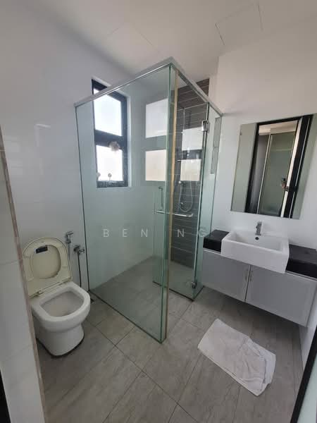 Servis Apartment untuk Dijual di Garden Plaza - Ben Ng - Bathroom - PropertyGuru.com.my