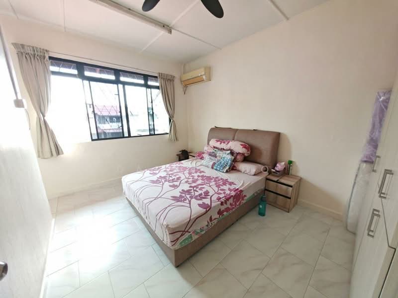 Rumah Teres 2 Tingkat untuk Dijual di Taman Johor Jaya (Johor Bahru) - Darren Ho - Bedroom - PropertyGuru.com.my