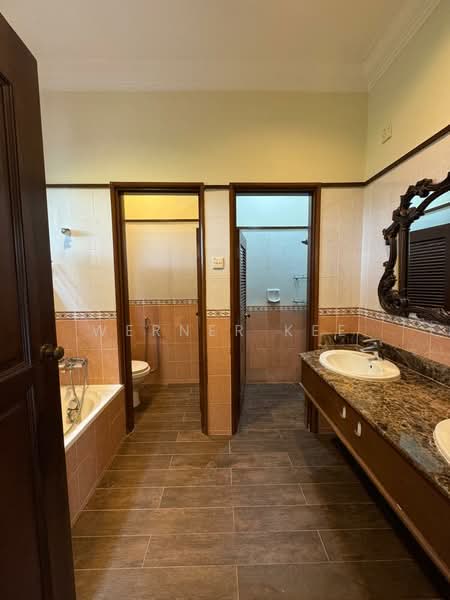 Bungalow House for Rent in Leisure Farm (Gelang Patah) - Werner Kee - Bathroom - PropertyGuru.com.my