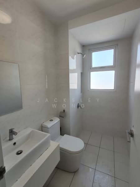 Kediaman Servis untuk Dijual di Aurora Tower @ Eco Sky - Jacksley Wong - Bathroom - PropertyGuru.com.my
