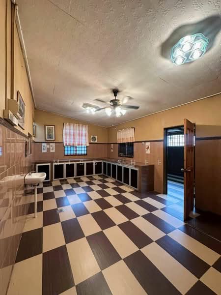 Terraced House for Sale in Johor Bahru (Johor) - Miss Shee - Kitchen - PropertyGuru.com.my