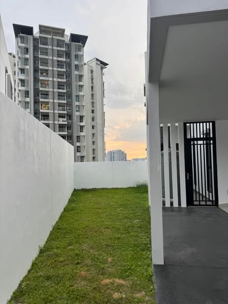 3-storey Terraced House for Sale in Taman Melawati (Ulu Kelang) - Teck Wee - Garden - PropertyGuru.com.my