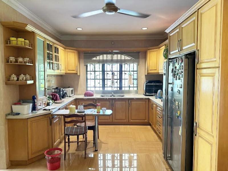 Bungalow House for Sale in Seksyen 6 (Kota Damansara) - Vincent Liaw - Kitchen - PropertyGuru.com.my