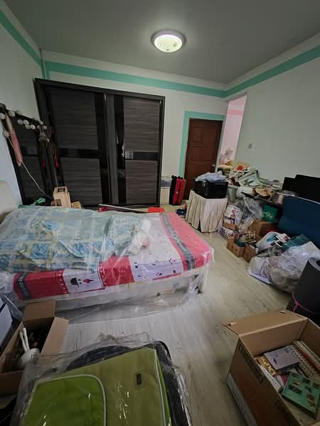 Semi-Detached House for Sale in Taman Bukit Kempas (Tampoi) - Ee Fong Toh - Bedroom - PropertyGuru.com.my