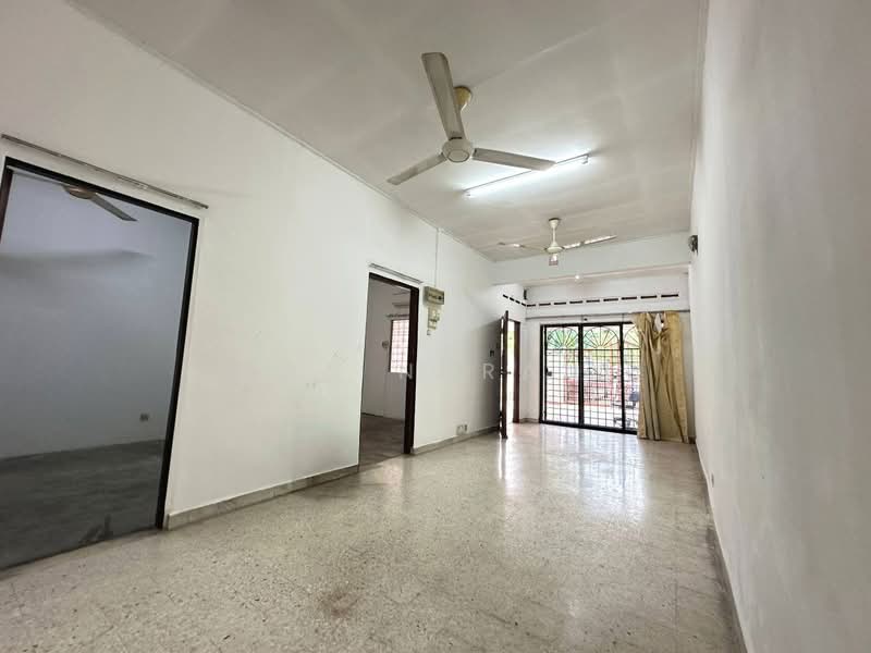 Rumah Teres 1 Tingkat untuk Dijual di Taman Kota Cheras (Cheras) - Wan Nurani - Living Room - PropertyGuru.com.my