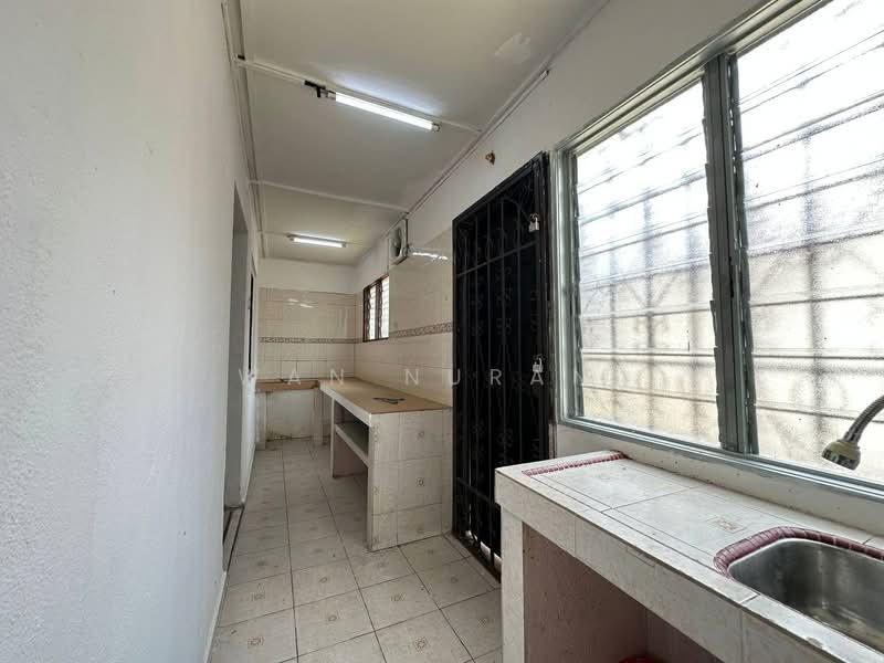 Rumah Teres 1 Tingkat untuk Dijual di Taman Kota Cheras (Cheras) - Wan Nurani - Kitchen - PropertyGuru.com.my