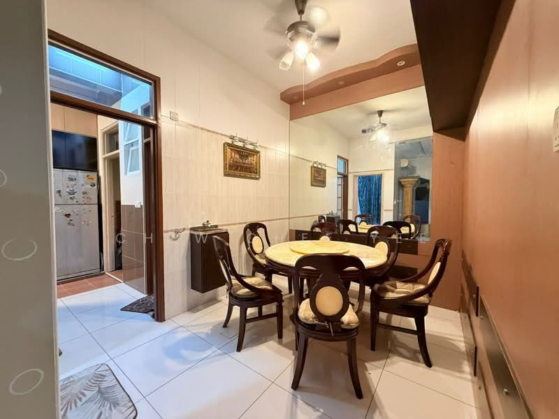 Cluster House for Rent in Bukit Indah (Iskandar Puteri (Nusajaya)) - Chew Chee Yee - Dining Room - PropertyGuru.com.my