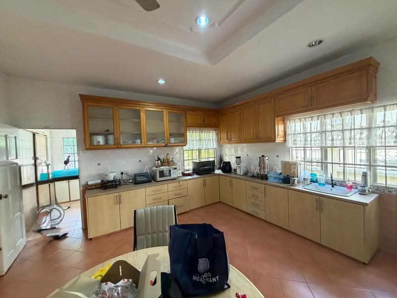 Bungalow for Sale in Bandar Country Homes (Rawang) - Uthaya Kumar - Kitchen - PropertyGuru.com.my