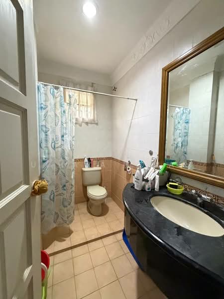 Bungalow for Sale in Bandar Country Homes (Rawang) - Uthaya Kumar - Bathroom - PropertyGuru.com.my