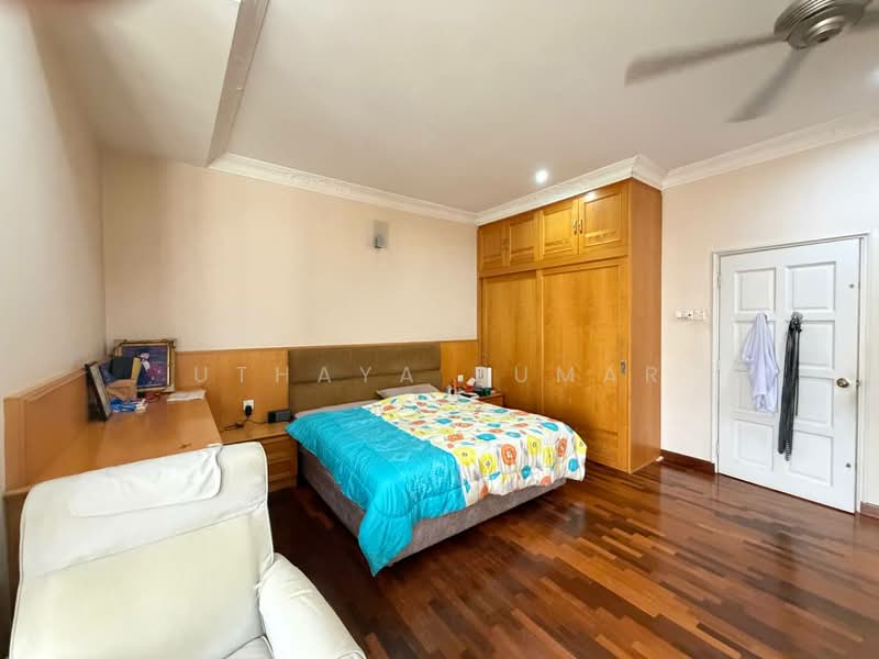 Bungalow for Sale in Bandar Country Homes (Rawang) - Uthaya Kumar - Bedroom - PropertyGuru.com.my