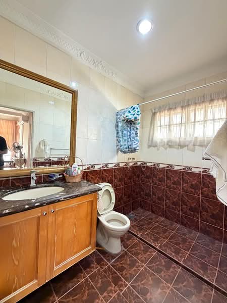 Bungalow for Sale in Bandar Country Homes (Rawang) - Uthaya Kumar - Bathroom - PropertyGuru.com.my