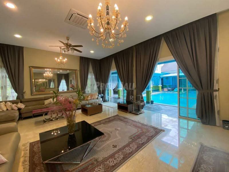 Bungalow for Sale in Shah Alam (Selangor) - Sa'a Nordin - Living Room - PropertyGuru.com.my