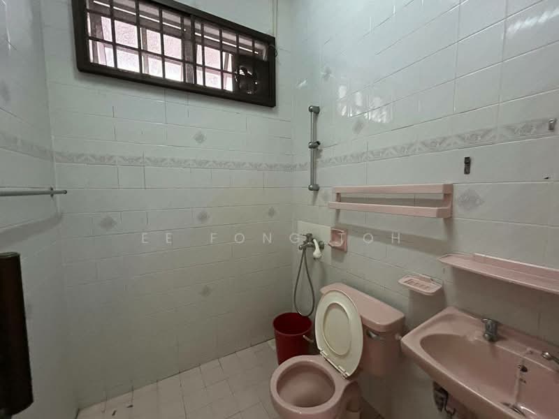 Bungalow for Sale in Taman Perling (Perling) - Ee Fong Toh - Bathroom - PropertyGuru.com.my