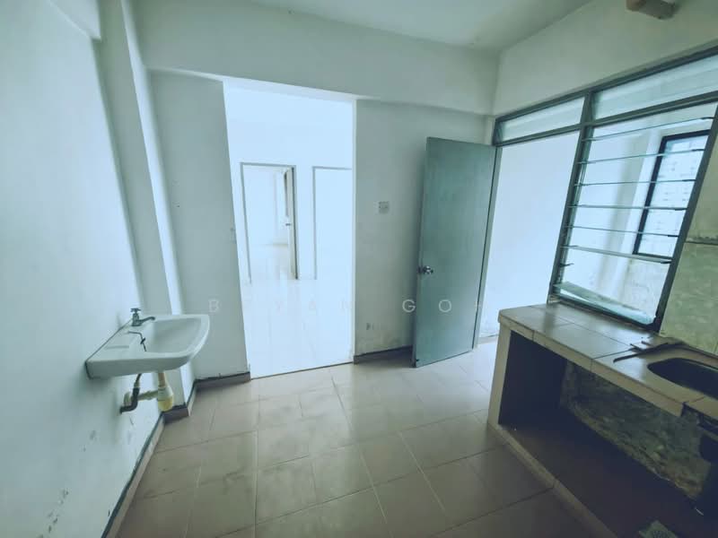 Rumah Flat untuk Dijual di Rumah Pangsa Akasia - Bryan Goh - Kitchen - PropertyGuru.com.my