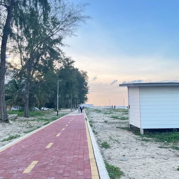 Bungalow for Sale in Kampung Pantai Batu Burok (Batu Buruk) - SAIEMAH BINTI MD YUSOF - Exterior - PropertyGuru.com.my