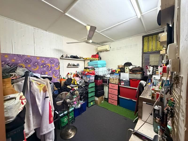 Rumah Teres 1 Tingkat untuk Dijual di Taman Sri Skudai (Skudai) - Darren Ho - Bedroom - PropertyGuru.com.my