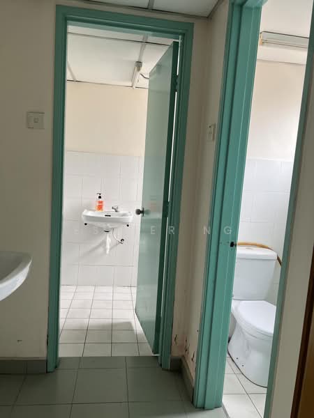 Shop / Office for Sale in Taman Setia Jaya (Rawang) - Esther Ng - Bathroom - PropertyGuru.com.my