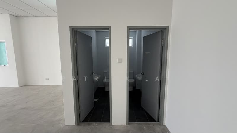 Semi-D Factory for Sale in Iskandar Puteri (Nusajaya) (Johor) - Patrick Lai - Bathroom - PropertyGuru.com.my