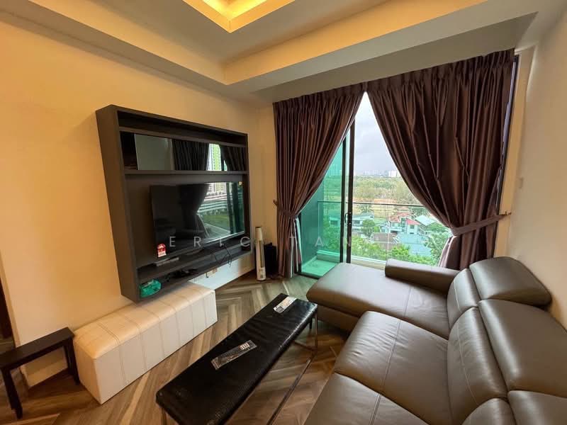 Servis Apartment untuk Disewa di Crescent Bay Suites (Teluk Bayu) - Eric Tang - Living Room - PropertyGuru.com.my