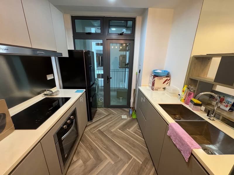 Servis Apartment untuk Disewa di Crescent Bay Suites (Teluk Bayu) - Eric Tang - PropertyGuru.com.my