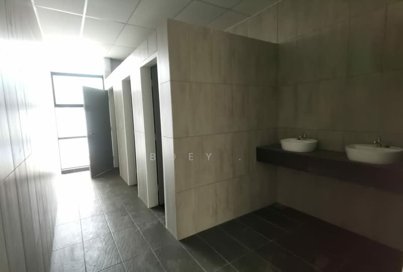 Kilang untuk Dijual di Taman Desa Cemerlang (Ulu Tiram) - Boey . - Bathroom - PropertyGuru.com.my