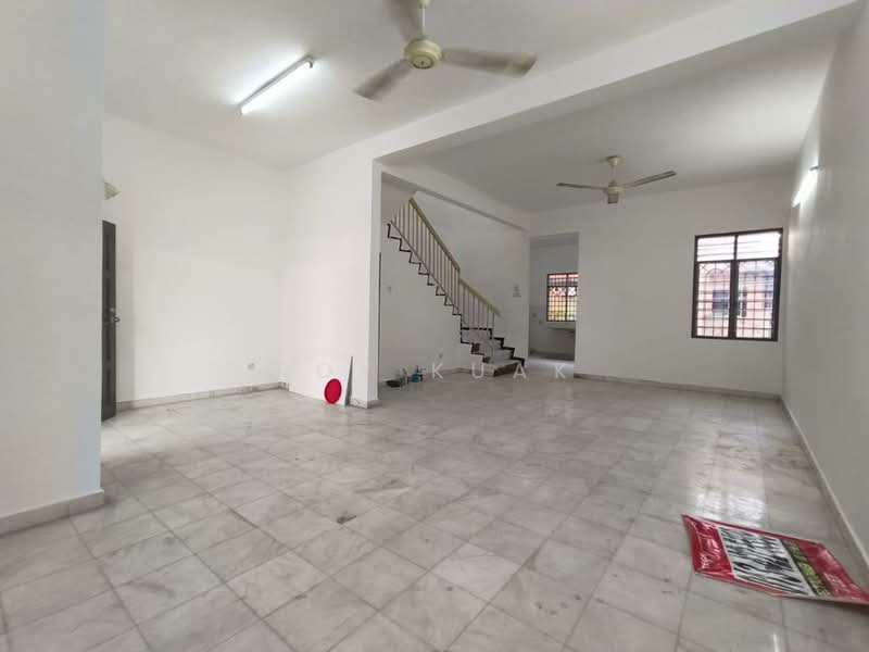 Rumah Teres 2 Tingkat untuk Dijual di Bandar Laguna Merbok (Sungai Petani) - Roy Kuak - Living Room - PropertyGuru.com.my