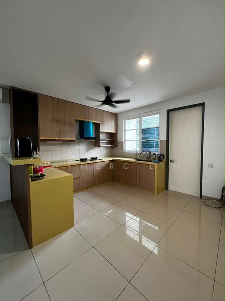 2-storey Terraced House for Rent in Bandar Country Homes (Rawang) - Raymerc Lim - Kitchen - PropertyGuru.com.my