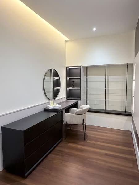Service Residence for Sale at Serviced Residence @ KL Trillion - Ryan Tan - PropertyGuru.com.my