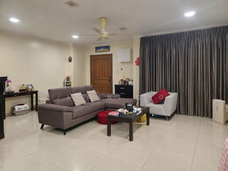 Rumah Teres untuk Dijual di Taman Fadason (Kepong) - Jasmine Ong - Living Room - PropertyGuru.com.my