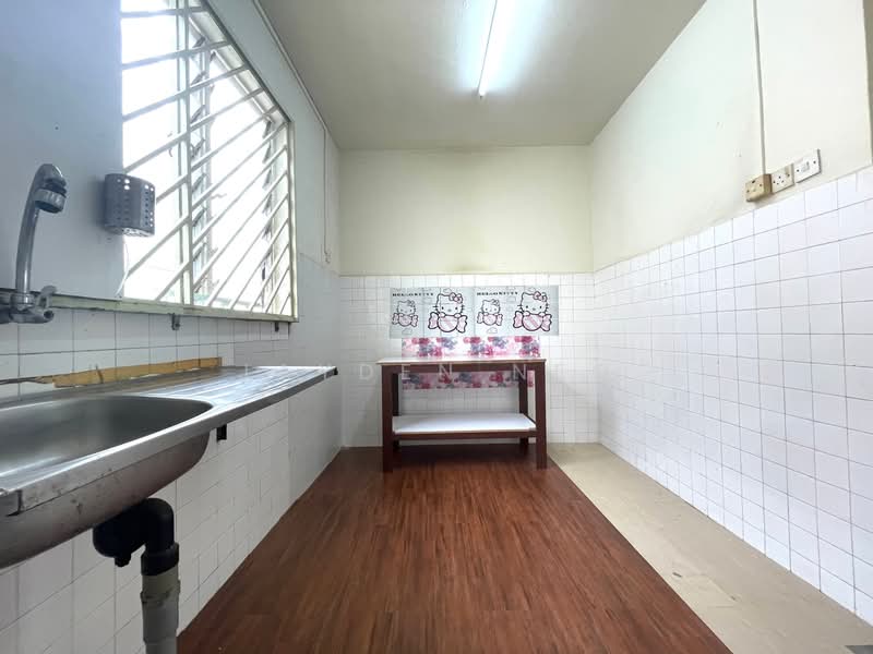 Flat for Sale at Taman Daya - Jalan Bertam 1, 10 and 16 - Jayden Neo - Kitchen - PropertyGuru.com.my