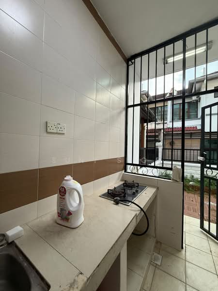 Cluster House for Rent in Austin Heights (Tebrau) - Suny Sior - Kitchen - PropertyGuru.com.my