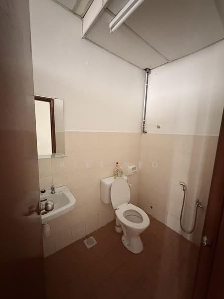 Pejabat untuk Disewa di Austin (Johor Bahru) - Alex Neo - Toilet 1 - PropertyGuru.com.my