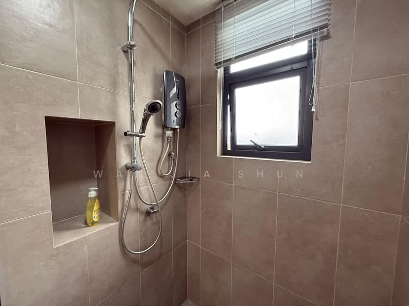 Service Residence for Rent at Timur Bay Seafront Residence - Wan Jia Shun - PropertyGuru.com.my