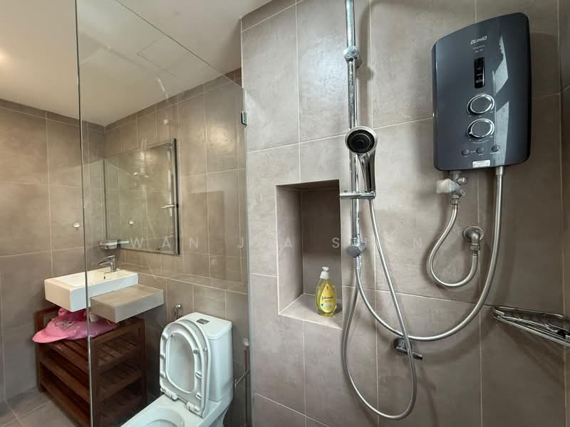 Service Residence for Rent at Timur Bay Seafront Residence - Wan Jia Shun - PropertyGuru.com.my