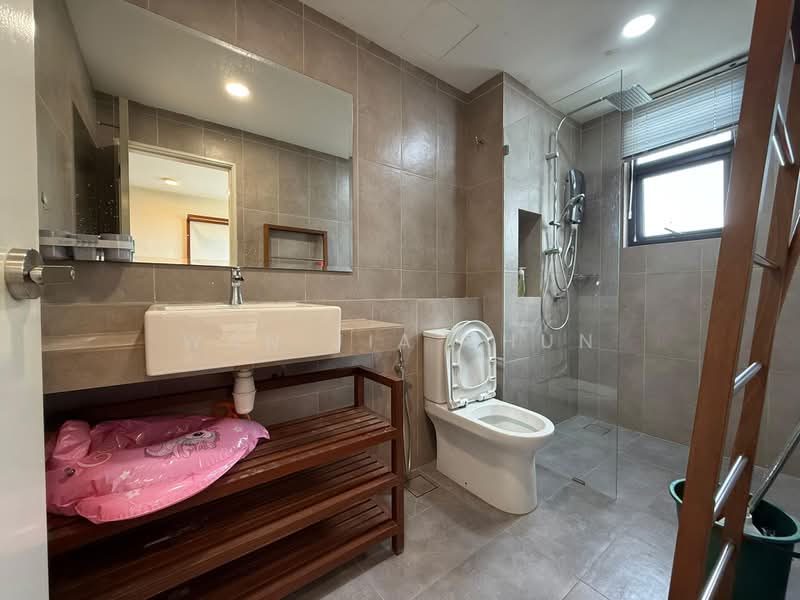 Service Residence for Rent at Timur Bay Seafront Residence - Wan Jia Shun - PropertyGuru.com.my