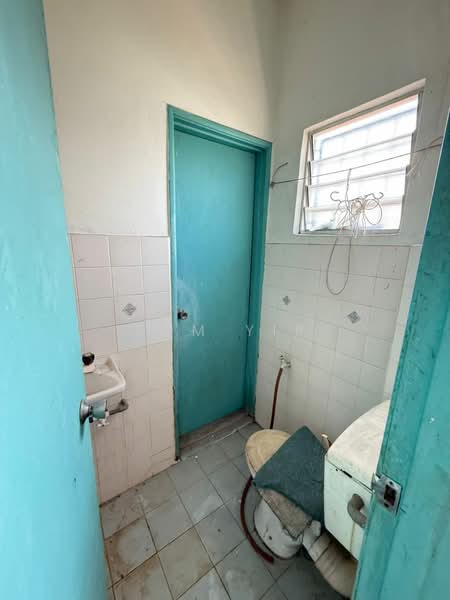 Rumah Teres 2 Tingkat untuk Dijual di Bukit Beruntung (Selangor) - Tom Yip - Bathroom - PropertyGuru.com.my