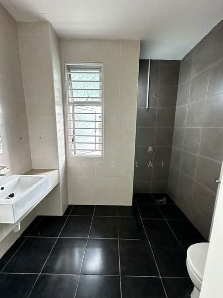 2-storey Terraced House for Sale in Bandar Rimbayu (Telok Panglima Garang) - Grace Lai - Bathroom - PropertyGuru.com.my