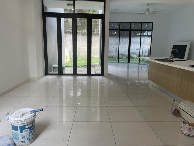 2.5-storey Terraced House for Sale in Serdang (Seri Kembangan) - Veronica Ng - Living Room - PropertyGuru.com.my