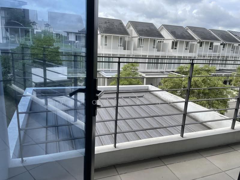 2.5-storey Terraced House for Sale in Serdang (Seri Kembangan) - Veronica Ng - Exterior - PropertyGuru.com.my