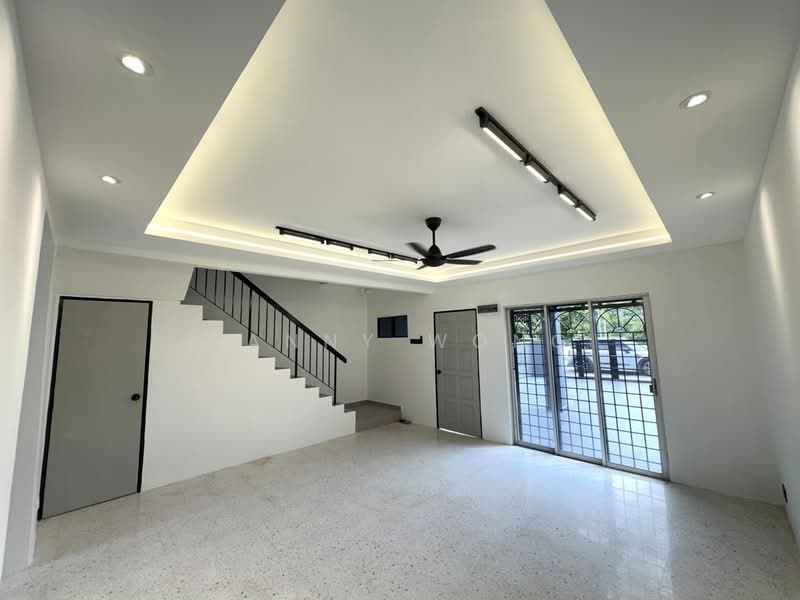 Rumah Teres 2 Tingkat untuk Dijual di Bukit Beruntung (Selangor) - Danny Wong - Living Room - PropertyGuru.com.my