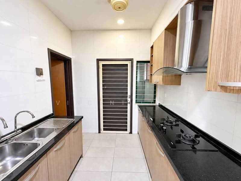 Rumah Berkembar untuk Dijual di Kota Damansara (Selangor) - Vincent Liaw - Kitchen - PropertyGuru.com.my
