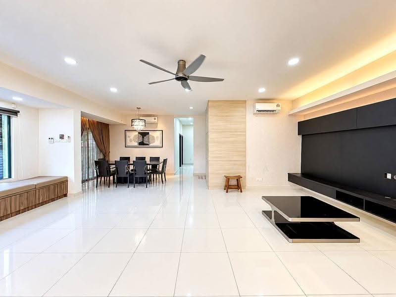 Rumah Berkembar untuk Dijual di Kota Damansara (Selangor) - Vincent Liaw - Living Room - PropertyGuru.com.my