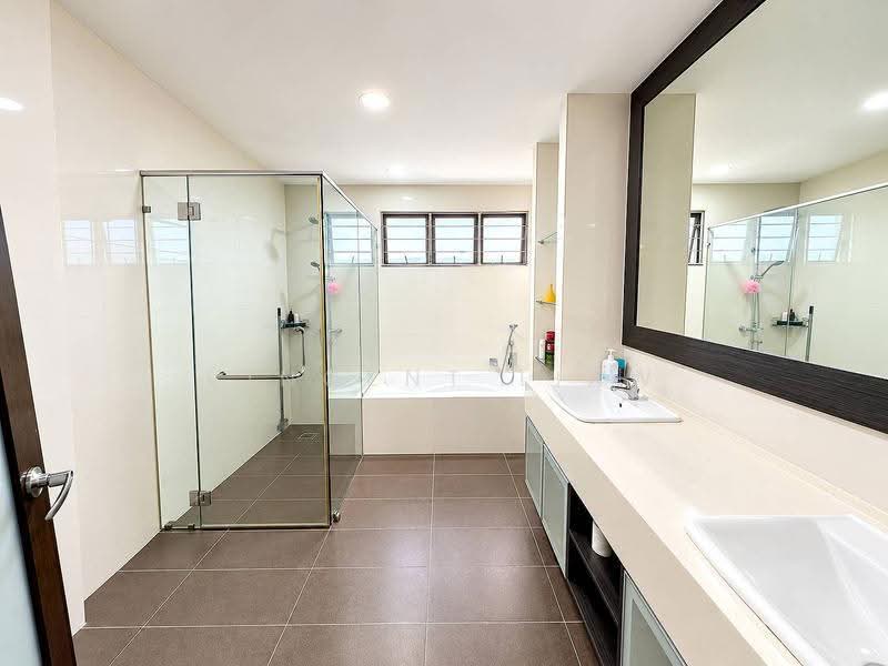 Rumah Berkembar untuk Dijual di Kota Damansara (Selangor) - Vincent Liaw - Bathroom - PropertyGuru.com.my