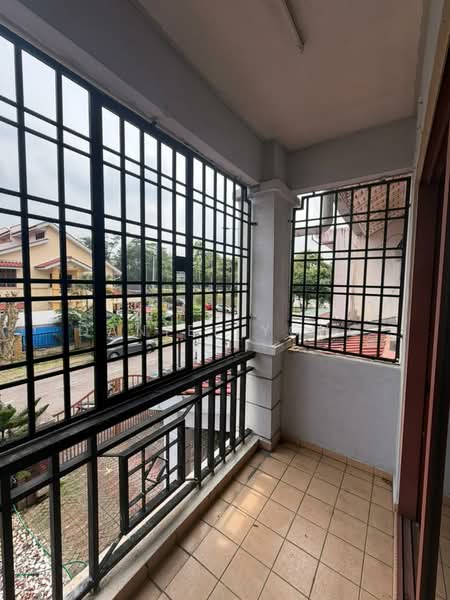 Rumah Teres 2 Tingkat untuk Dijual di Taman Damansara Aliff (Tampoi) - Daniel Yong - Balcony - PropertyGuru.com.my