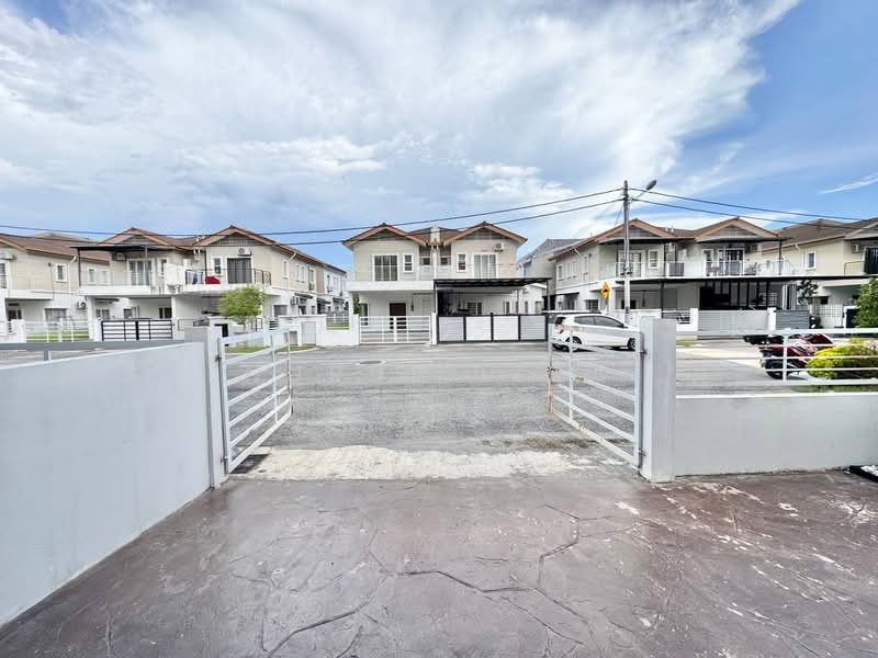 Semi-Detached House for Sale in Taman Desiran Bayu (Puchong) - Nurul Izza - PropertyGuru.com.my