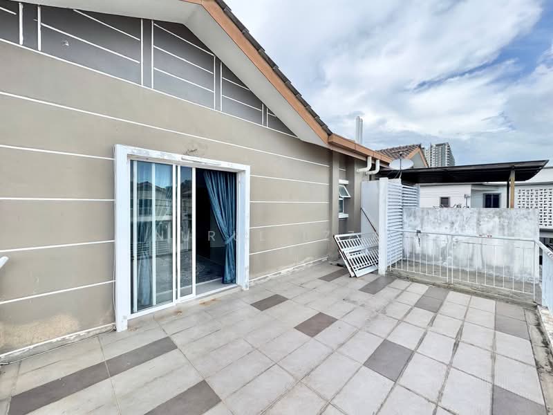Semi-Detached House for Sale in Taman Desiran Bayu (Puchong) - Nurul Izza - PropertyGuru.com.my