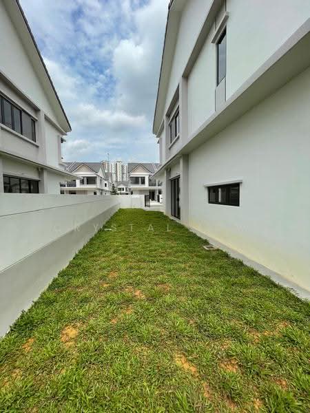 Rumah Berkembar untuk Dijual di Cyber 10 (Cyberjaya) - Crystal Low - PropertyGuru.com.my